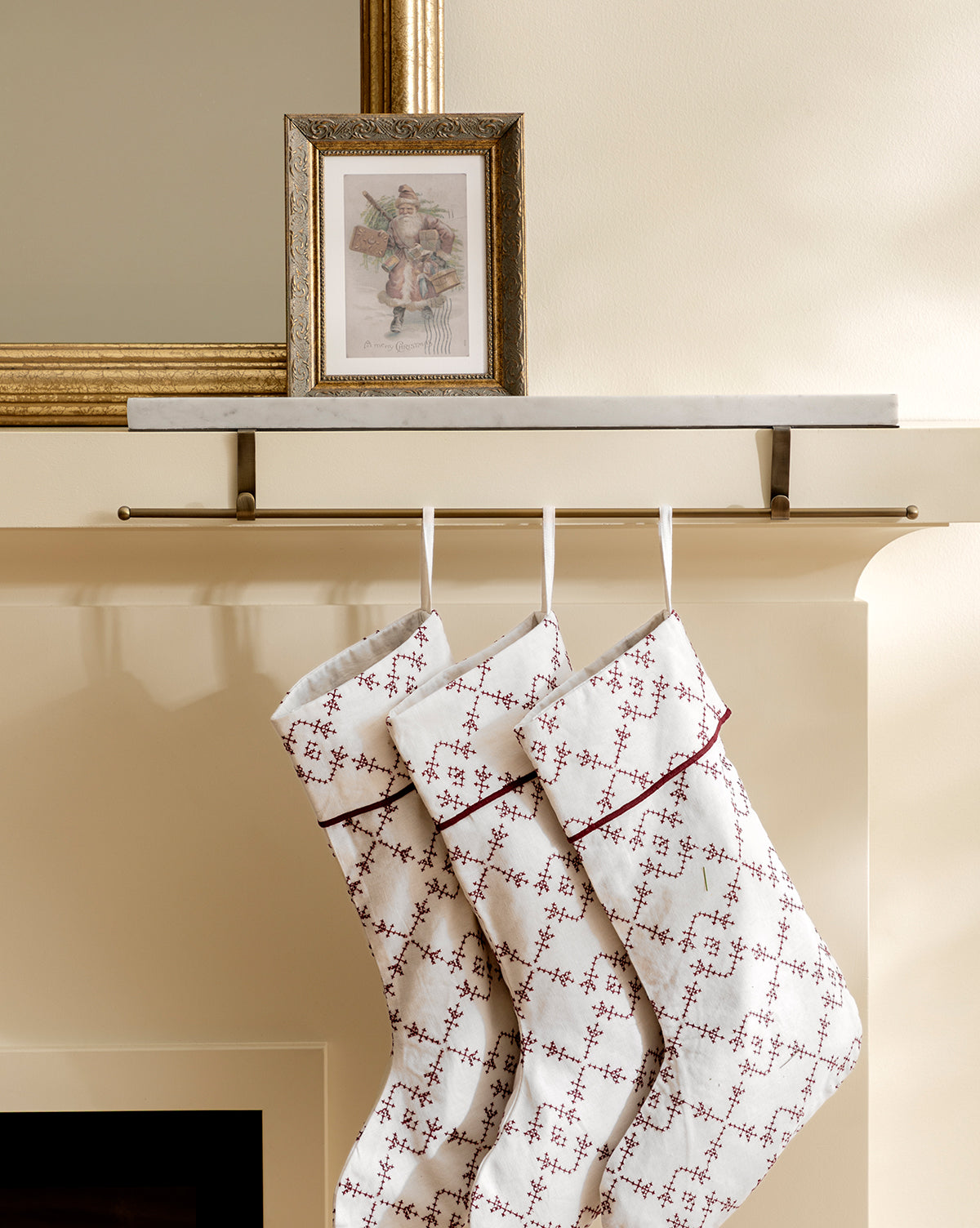 25" Marble Stocking Holder with Rod