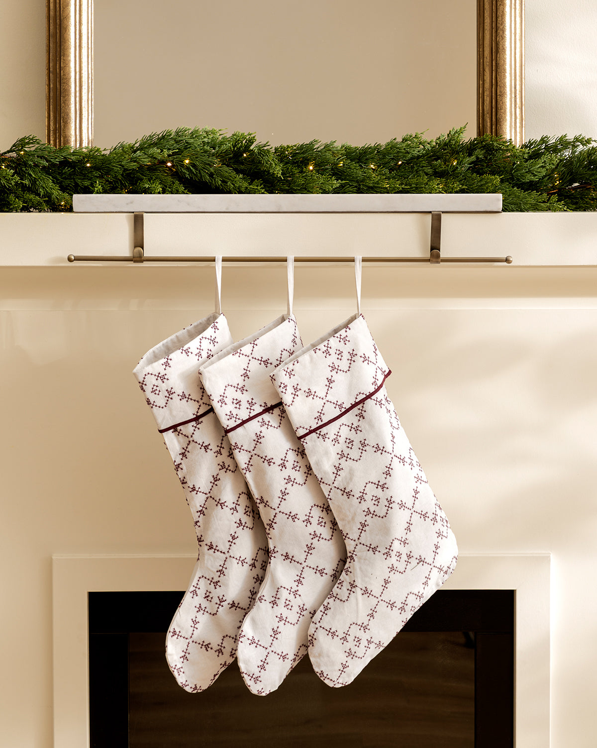 25" Marble Stocking Holder with Rod
