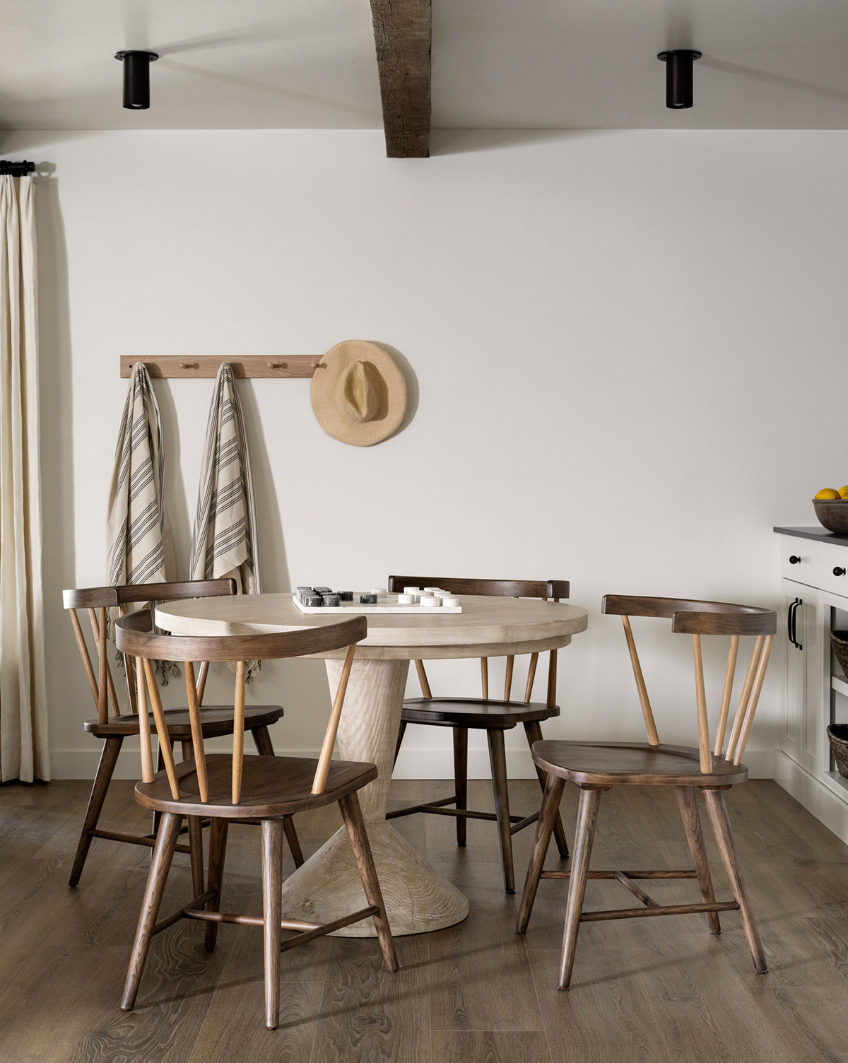 Masa Dining Table