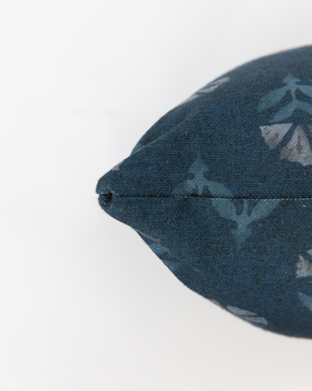 Emmalyn Indoor / Outdoor Pillow