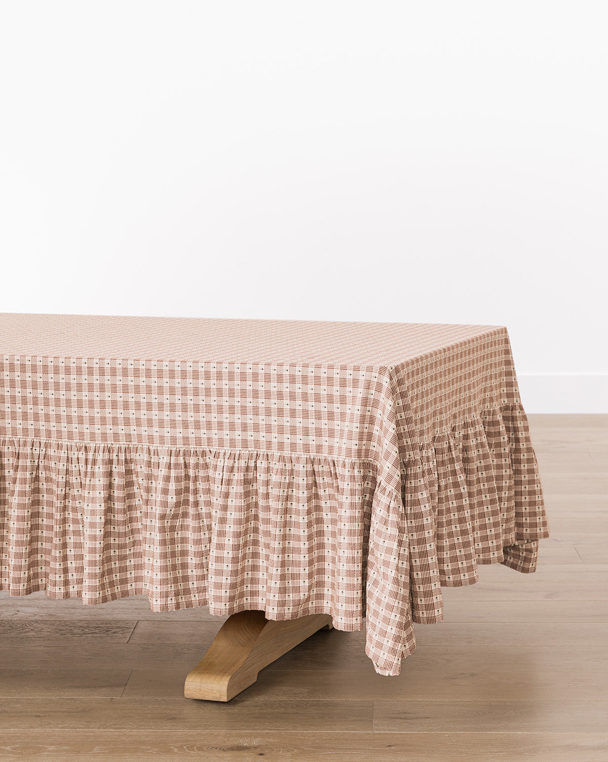 Gardenia Ruffle Border Tablecloth