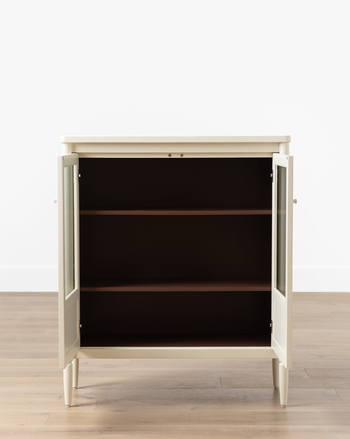 victorian furniture, bar cabinet, china cabinet, accent cabinet, dining room hutches, classic home furniture