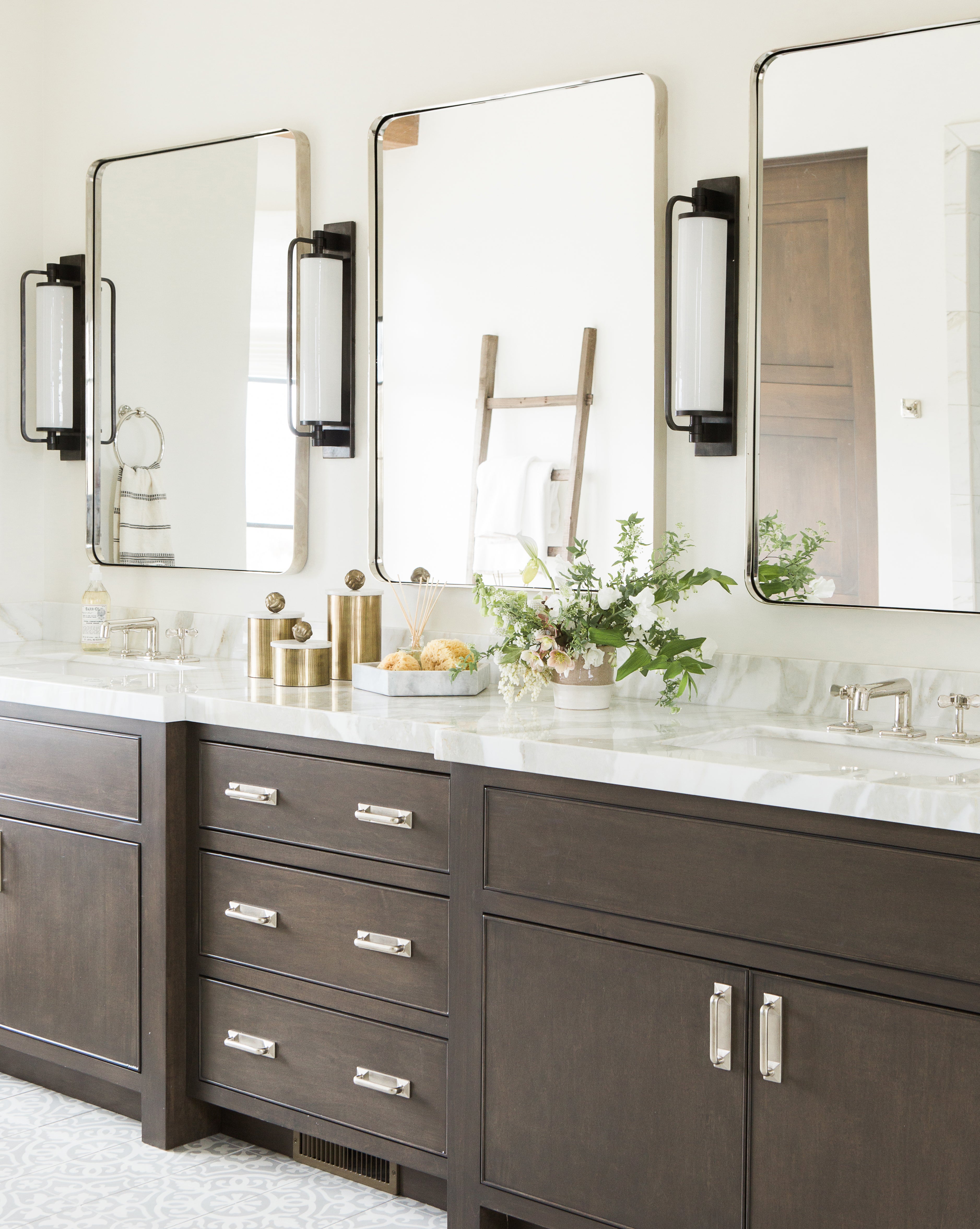 Keeley Pivoting Sconce