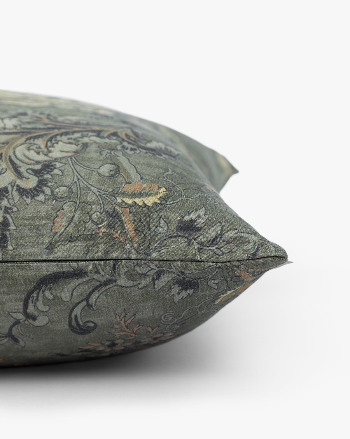 Lavinia Pillow Cover