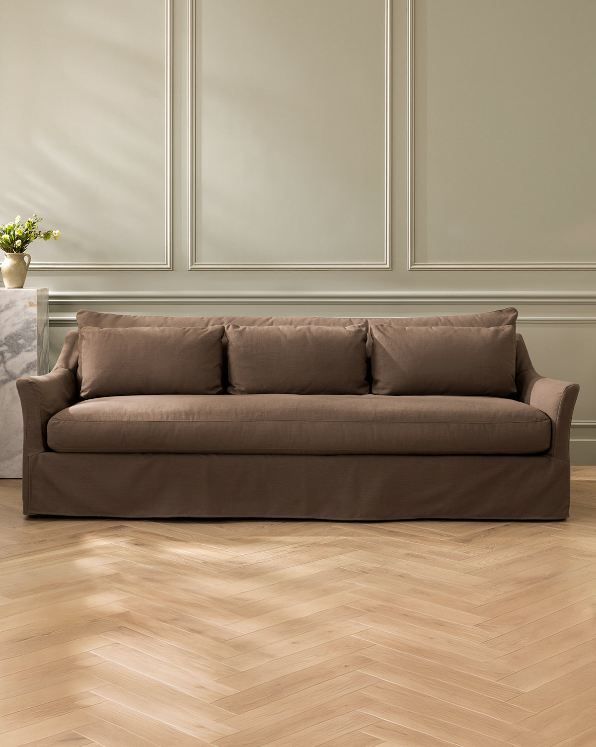 Wilhelmina Classic Slipcover Sofa (85"-110")