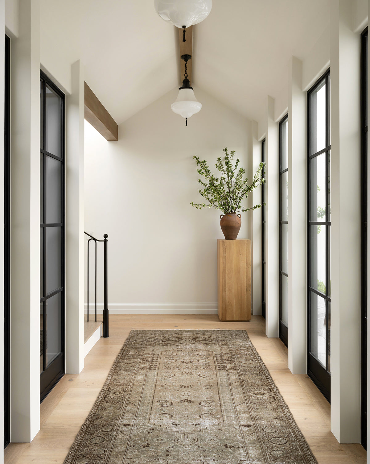 Marlow Pedestal