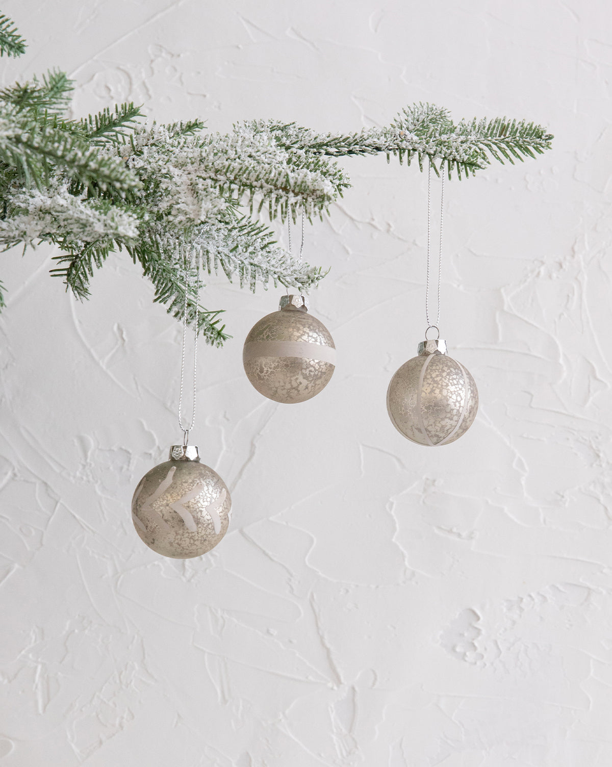White & Gold Ornaments (Set of 3)